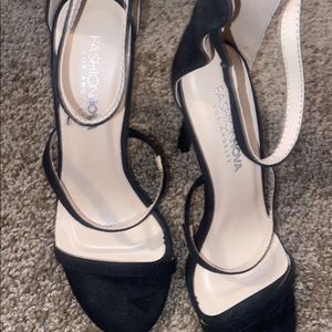 Black thin heels! So cute size 6 from fashion nova!